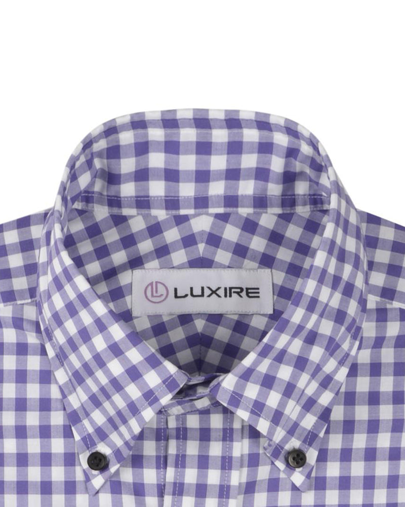 Breite lila Gingham-Karos auf Weiß