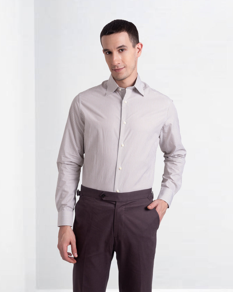 Chemise à rayures marron et blanches