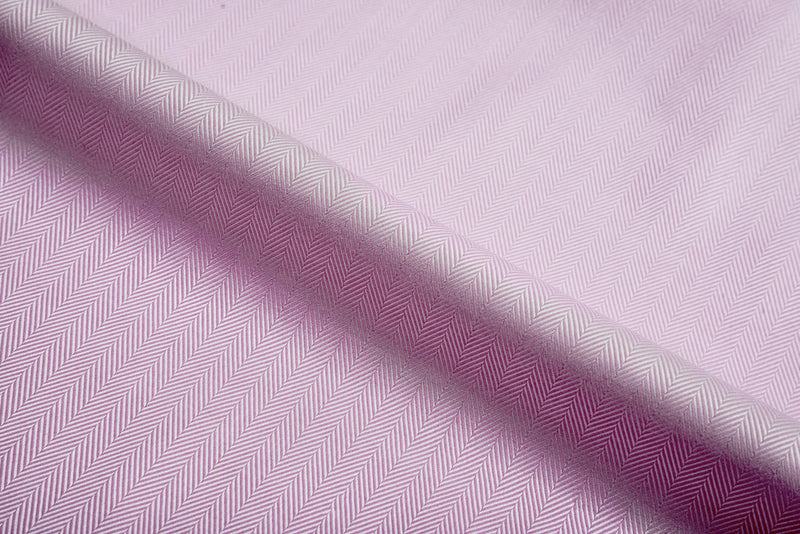 Rosa Hemd mit Fischgrätenmuster