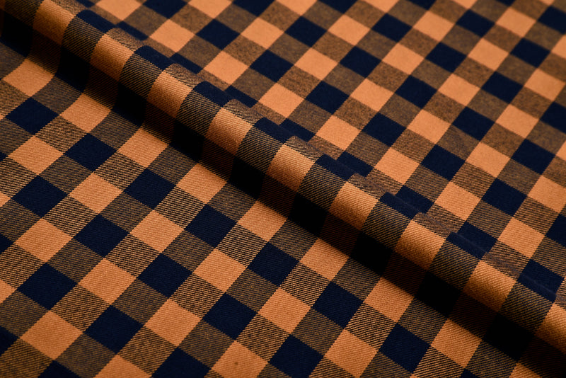 Marineblaues Gingham-Hemd
