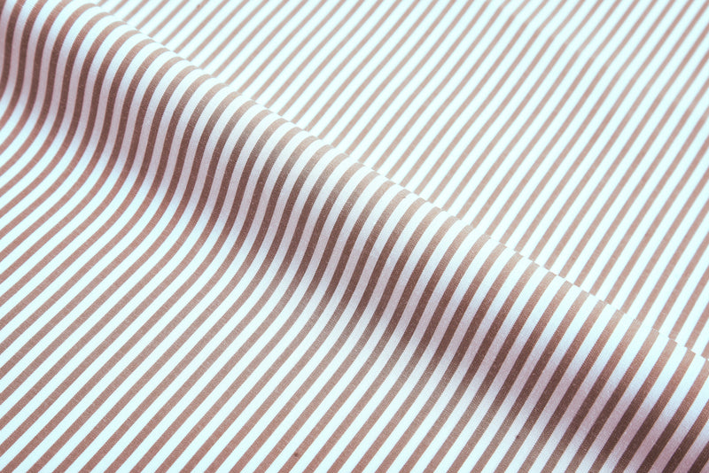 Chemise à rayures marron et blanches