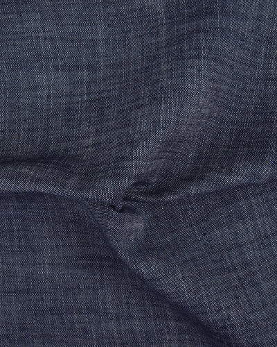 Lässiger sommerlicher Chambray in Meerblau