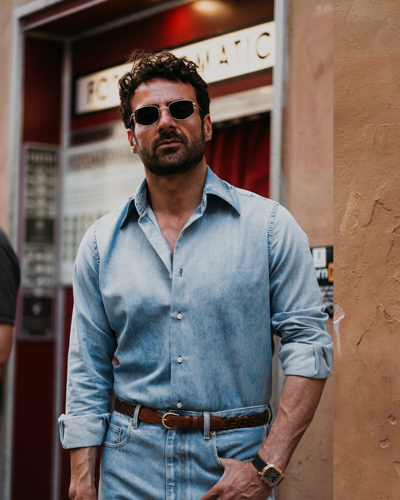 Hellblaue Jeans mit verblasster Waschung