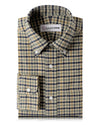 Marineblaues Tattersall-Hemd auf beigem Flanell