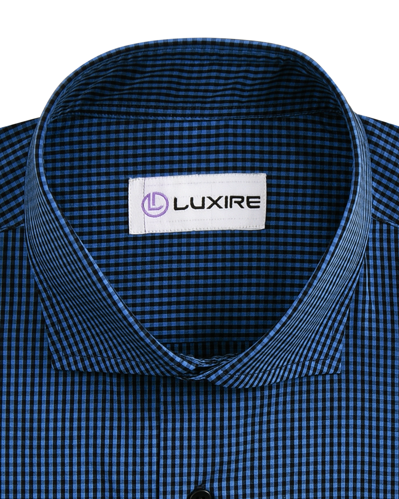 Schwarzes und blaues Hemd mit Mikro-Gingham-Karomuster