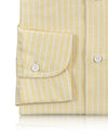 Coton et lin : rayures blanches fines sur fond jaune pastel