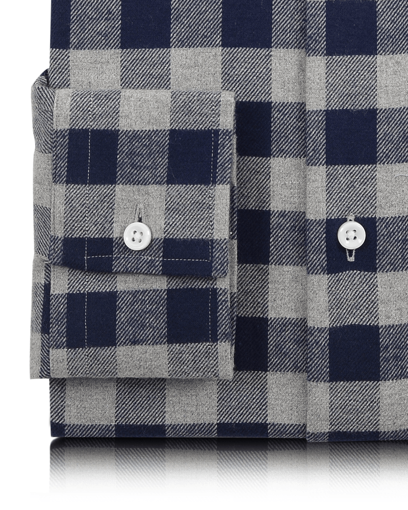Silbergrauer marineblauer Gingham-Flanell