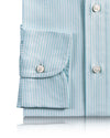 Himmelblaues, gestreiftes Oxford-Hemd