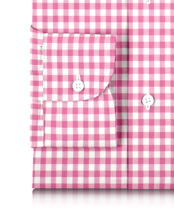 Heller rosa mutiger Gingham auf Weiß