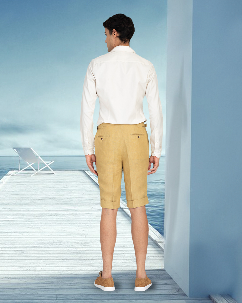 Goldgelbe Leinenshorts