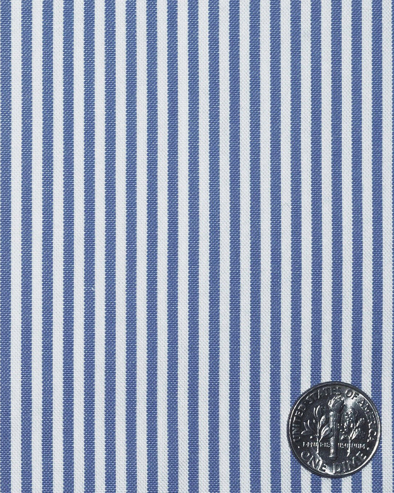 Blaue weiße Kleiderstreifen