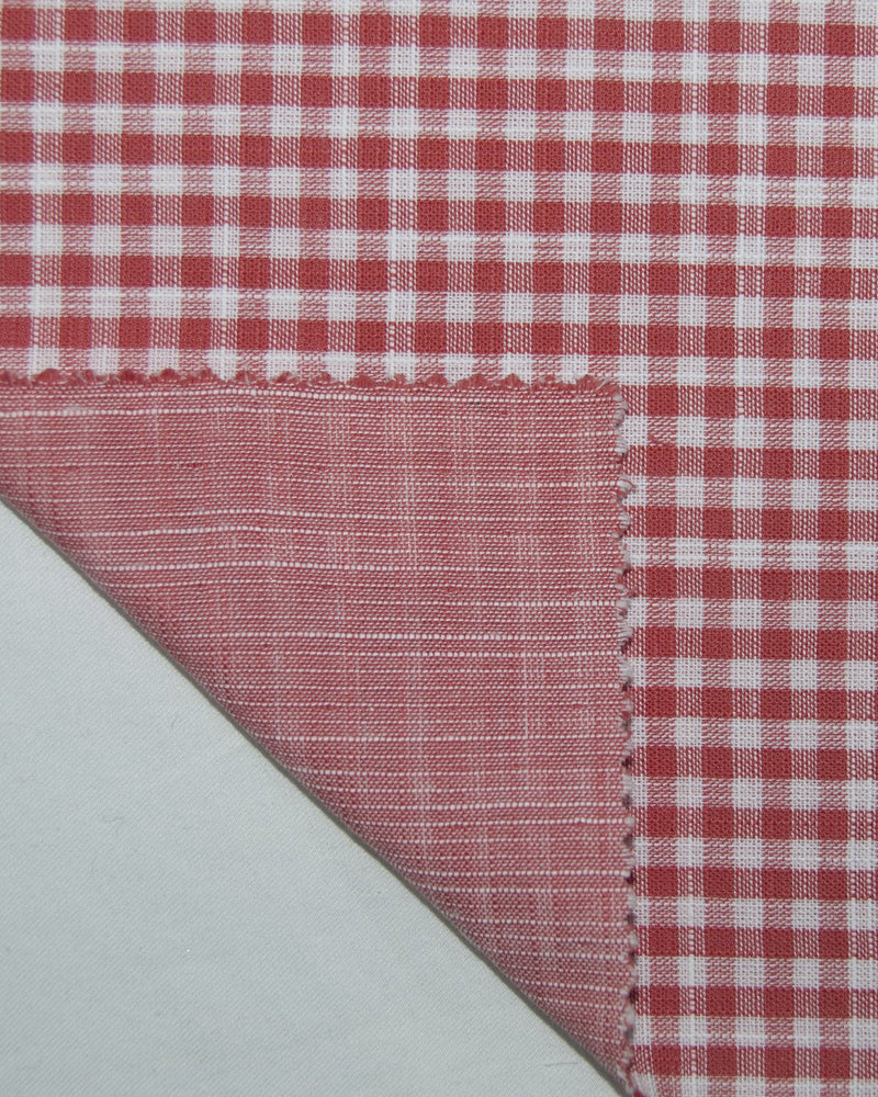 Weicher heller Sommer: Roter weißer Mini-Gingham-Chambray