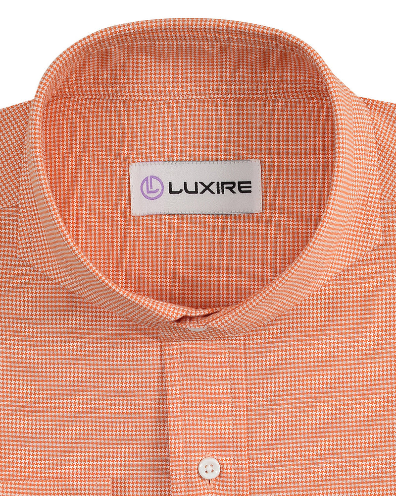 Orangefarbenes Hahnentritt-Shirt