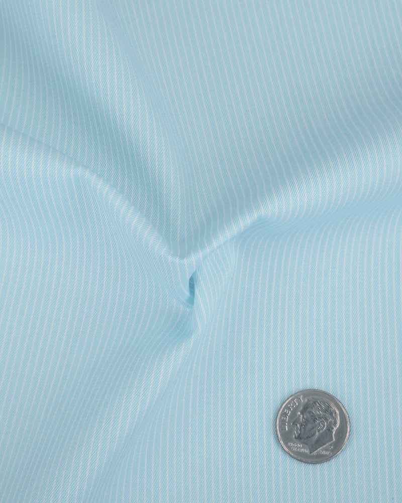 Aqua-Blau-Bleistift-Streifen-Shirt