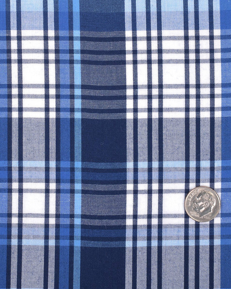 Blaues Madras-Karohemd in Blautönen