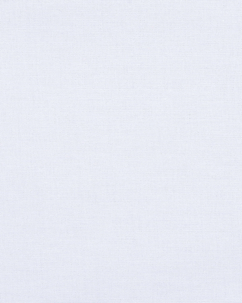 Schlichtes hellblaues Hemd
