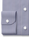 Chemise d'affaires blanche à rayures bleues