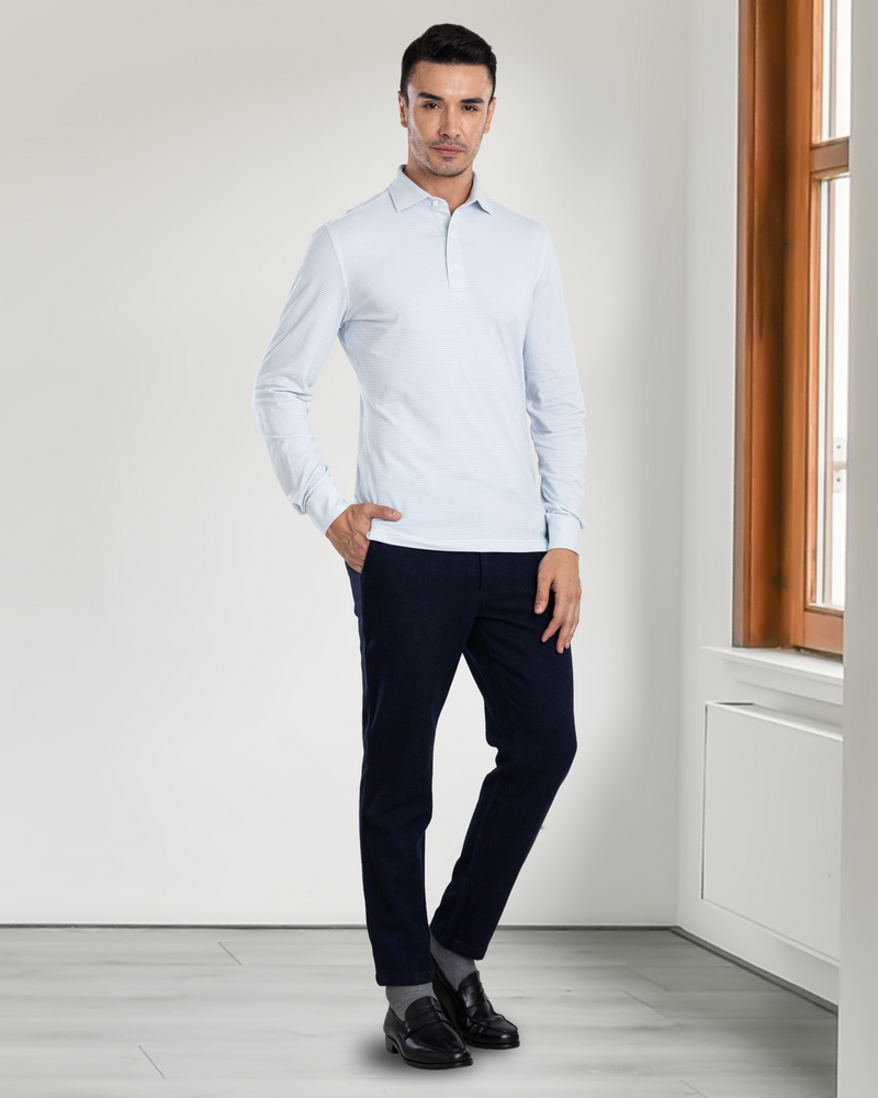 Hellblau-weißes Polo-T-Shirt mit Candy-Streifen
